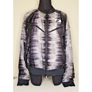 Vintage Women's Nike International Jacket M (8/10)  Pleated Back Black      T22